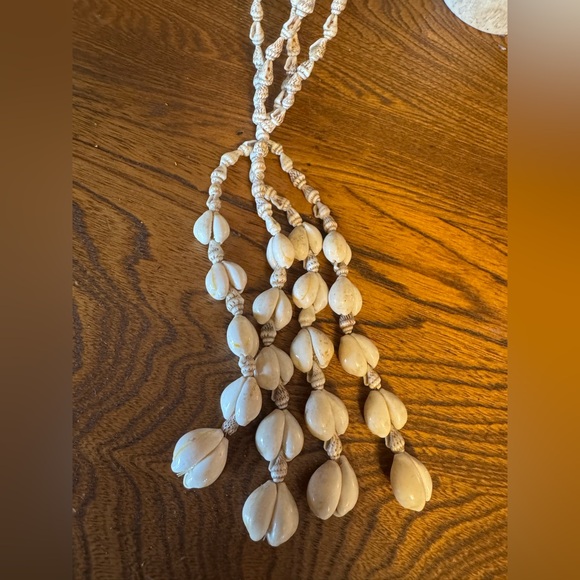 Cowrie Shell Plant holder/hanger 52” long - Picture 2 of 5